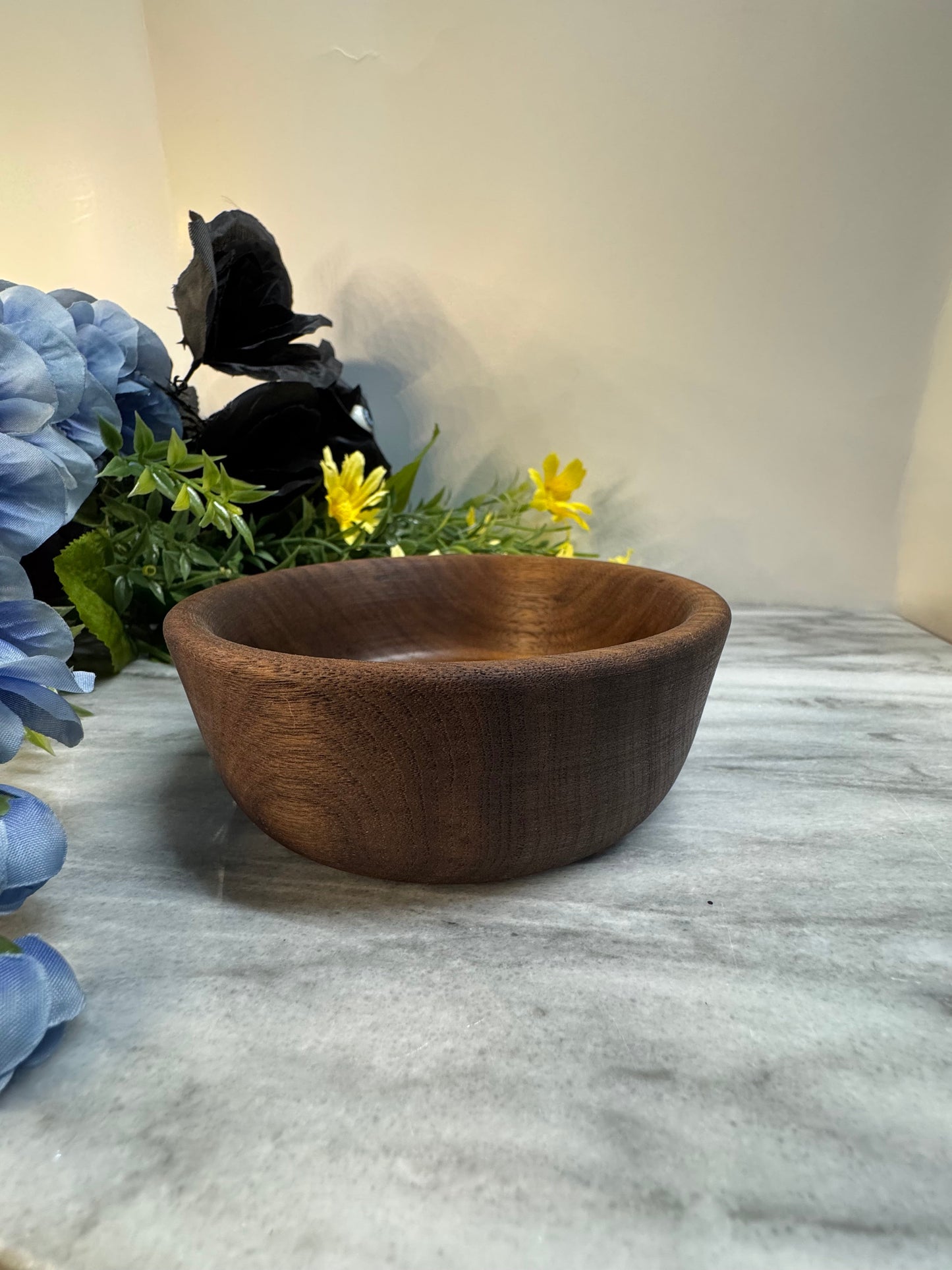 Hand turned bowl/dish - walnut