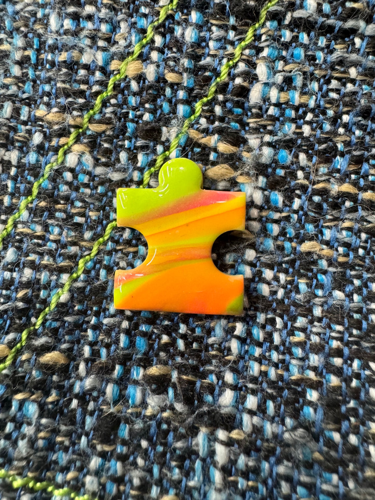 Puzzle piece pin- edge in