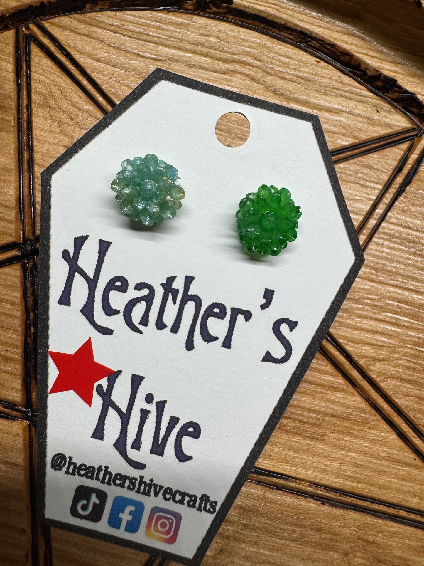 Resin flower stud earrings-bg