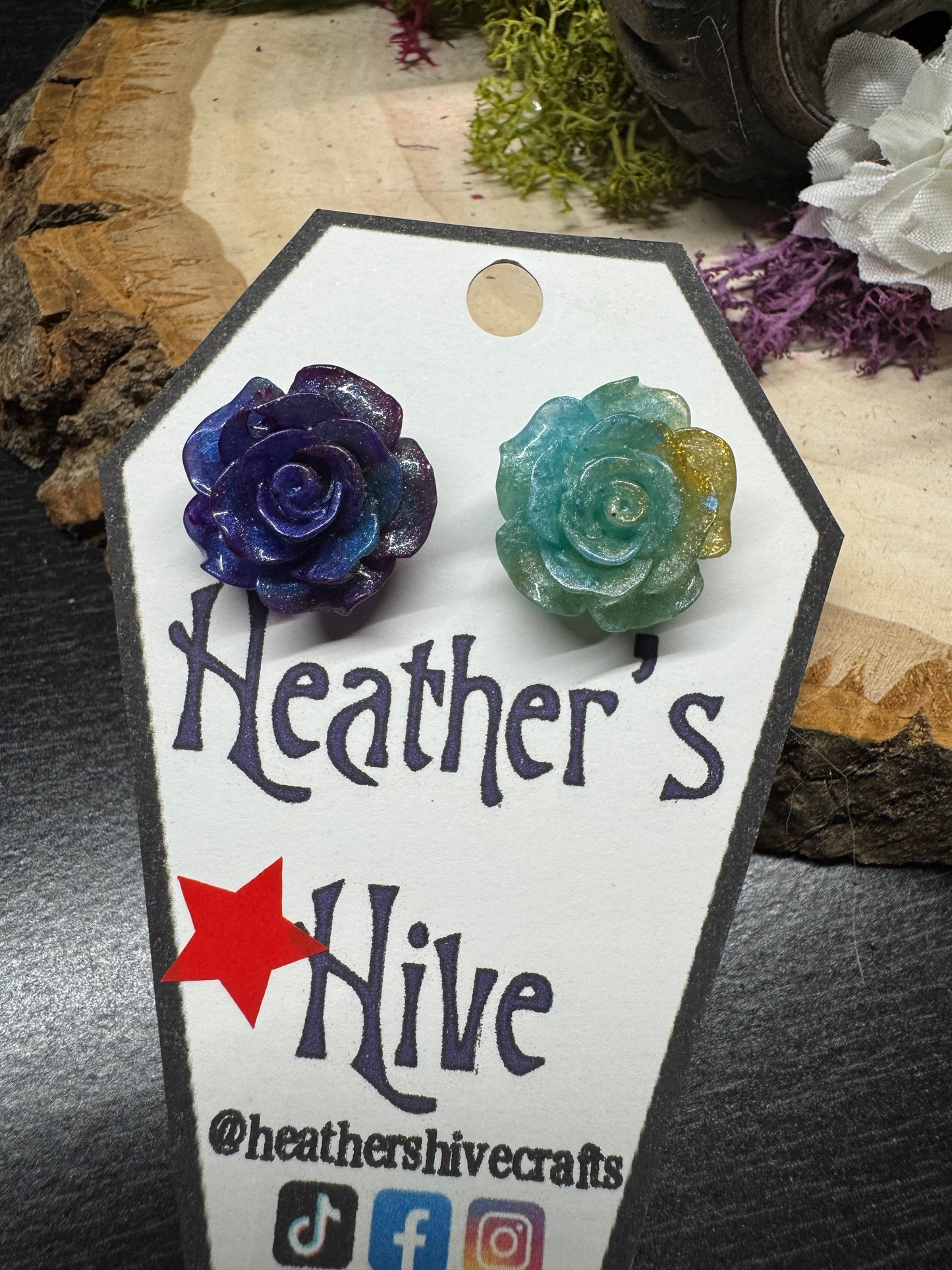 Resin rose stud earrings-pg