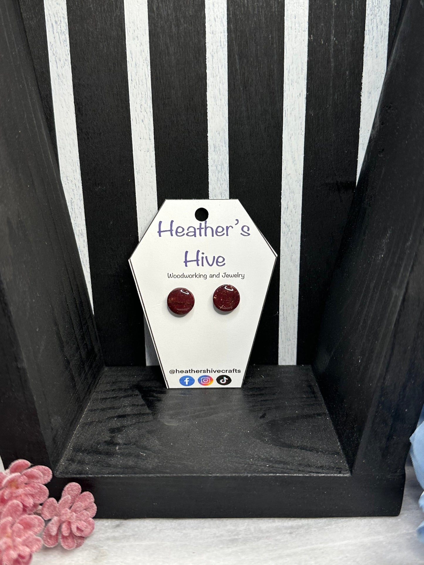 Circle stud earrings- smred