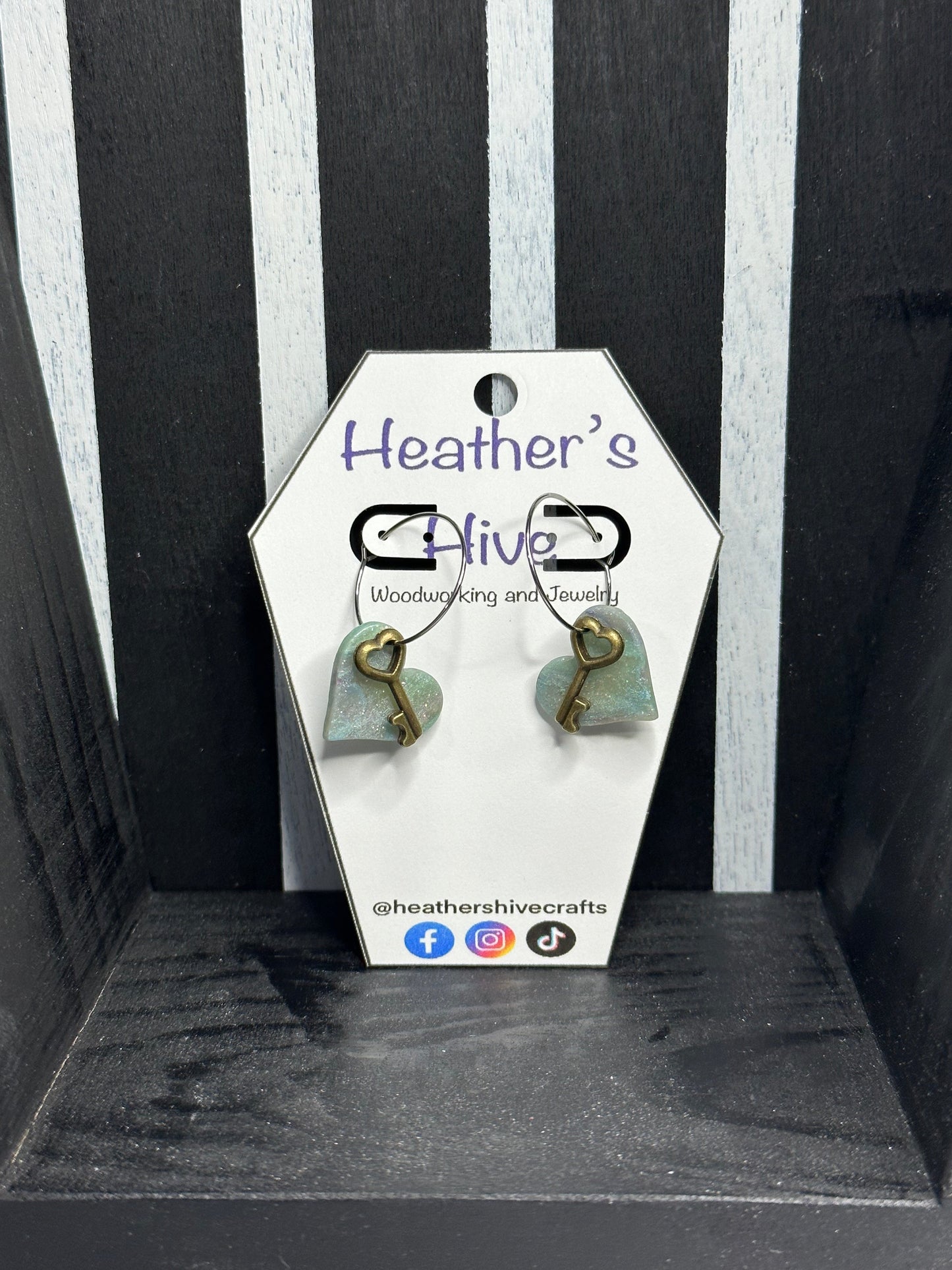 Key to your heart dangle earrings-s